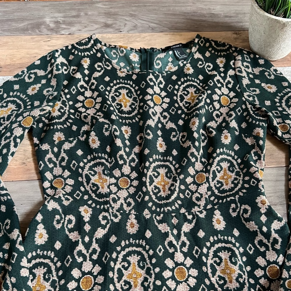 SOLD. Forever 21 lightweight Art Deco Print 
A-Line Dress Size Small - Picture 4 of 10